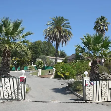 Hotel La Bastide De 4*